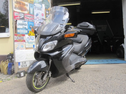 Motorka Suzuki Burgman 650