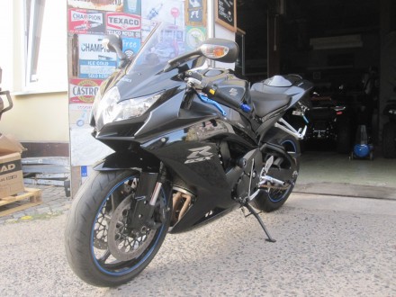 Motorka Suzuki GSX-R 750