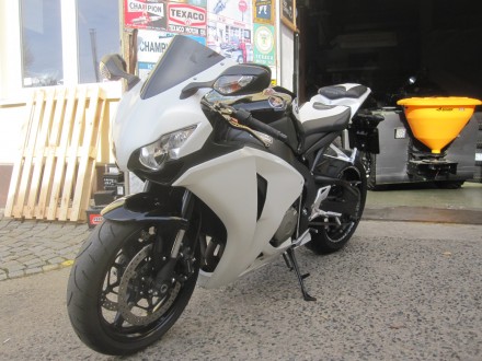 Motorka Honda CBR 1000RR